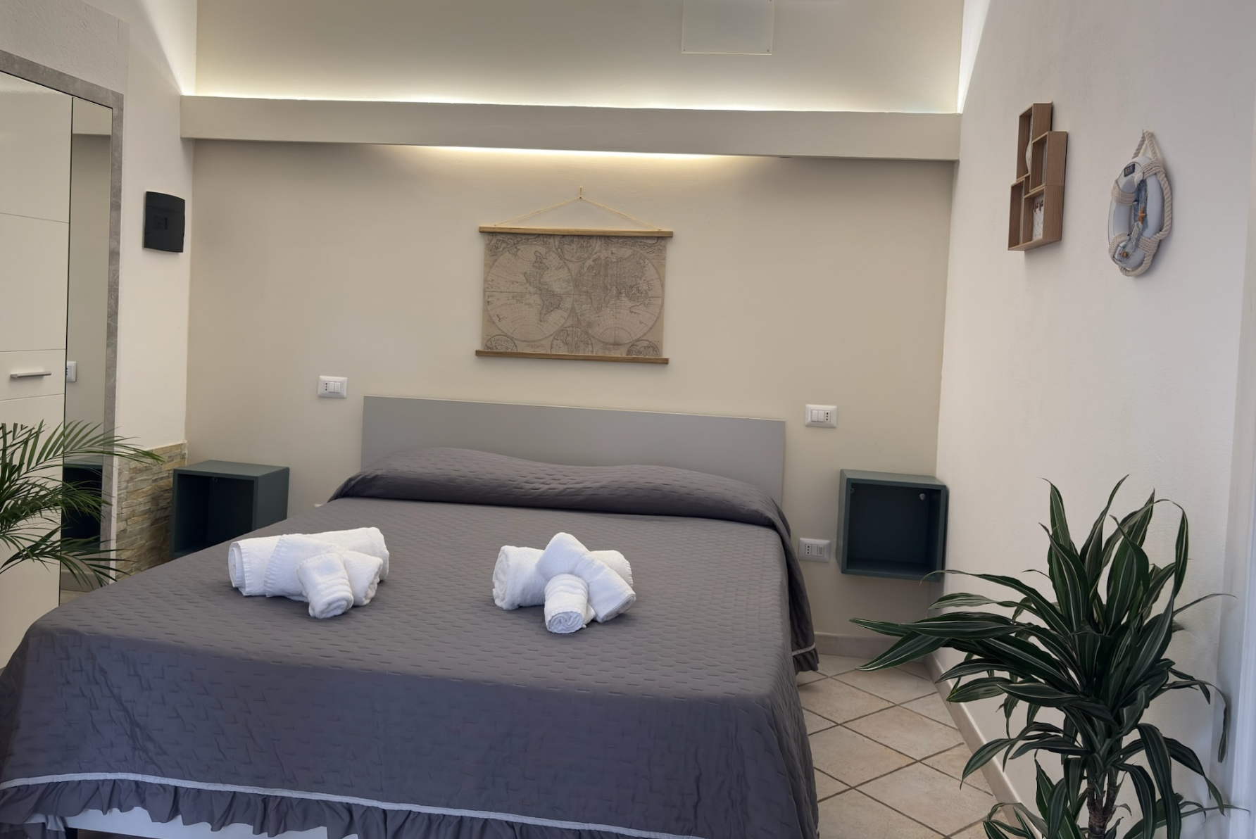 Villa Garden room interior